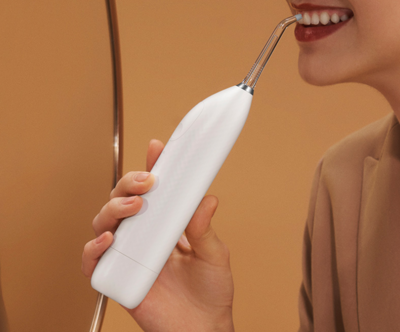 Oclean W1便携式智能空气动力冲牙器评测 小到令人怀疑、用过不想停